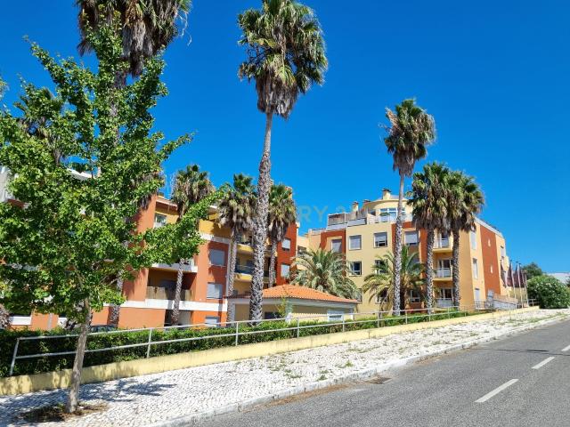 ​Estúdio com terraço e garagem em Carcavelos