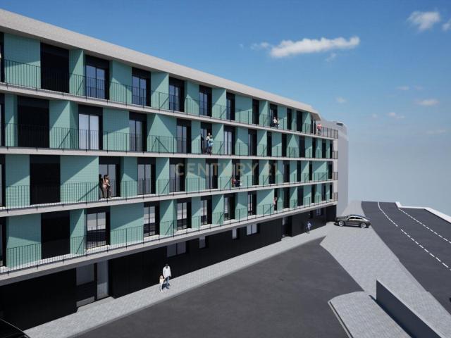Estúdio com Terraço e Garagem no Costa Cabral Flats
