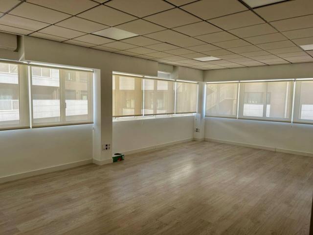 Estudio con 2 habitaciones y cocina independiente