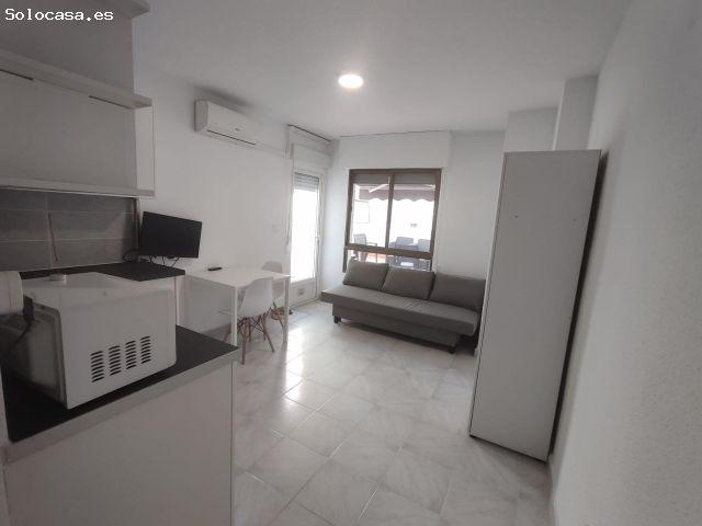 Estudio con terraza en alquiler de temporada en Torrevieja
