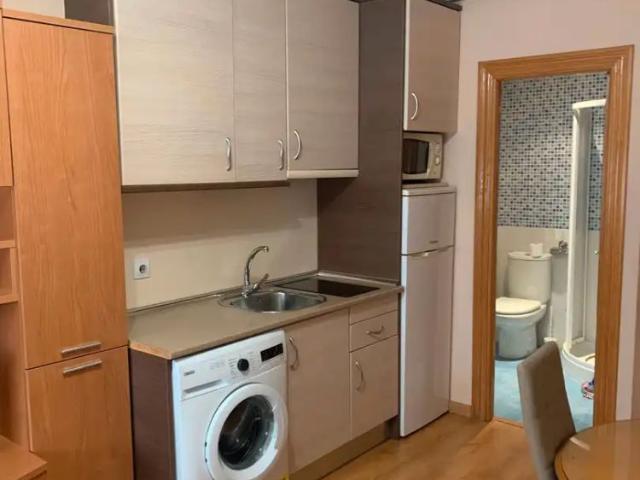 Estudio con ascensor en alquiler en Calle Postas 15