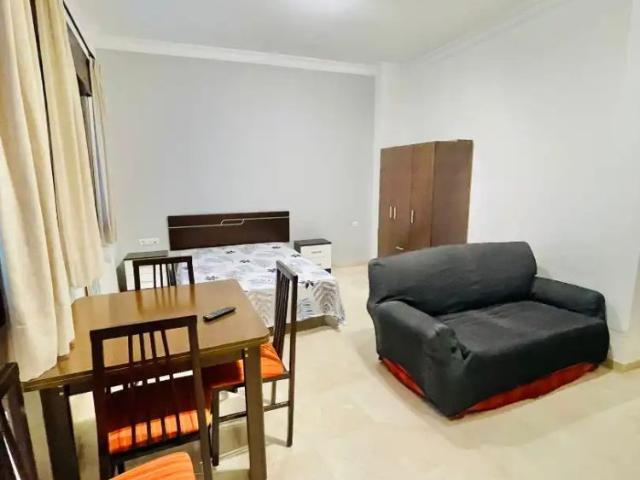 Estudio con ascensor en alquiler en Calle San Matías