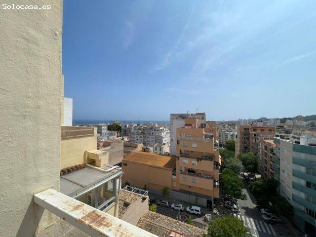 Estudio con balcón con vistas panorámicas Castillo de Bellver y Bahía de Palma C/ Joan Crespi