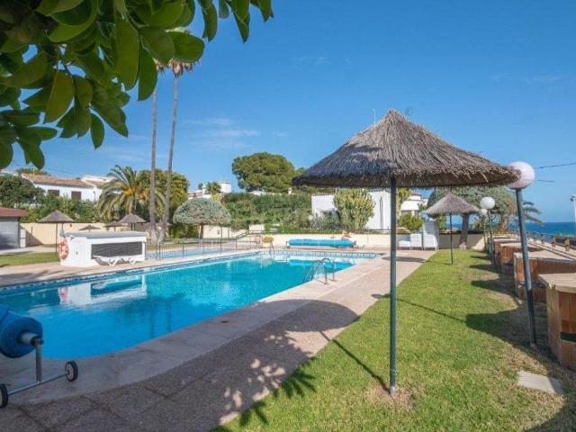 Estudio con jardín y piscina en Calpe Alicante por 125.000€