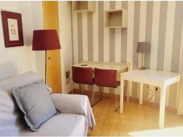 Estudio con Piscina y Garaje en el Barrio de Colina