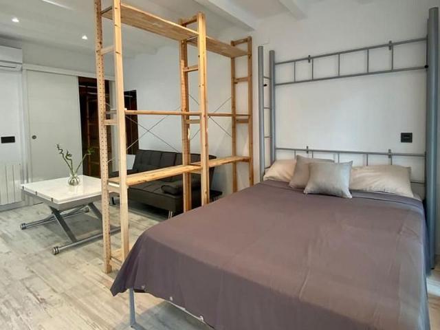 Estudio en alquiler en avenida De la Platja, Castelldefels, de 35 m² por 1.150