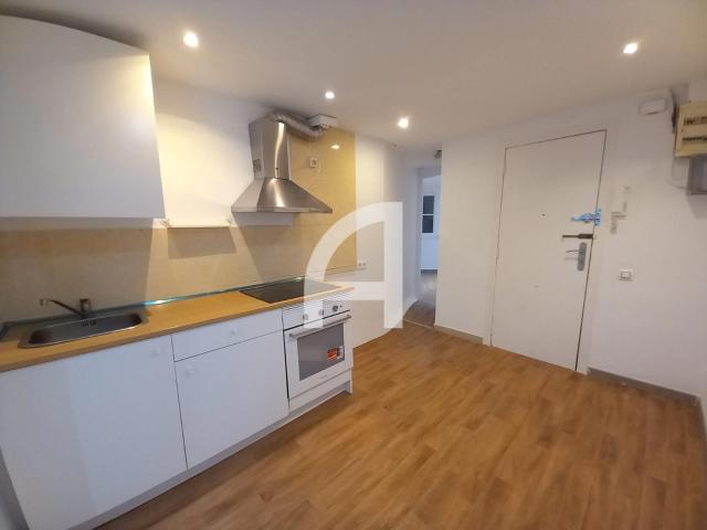 Estudio en alquiler en Barcelona L'Eixample FINCA CON ASCENSOR