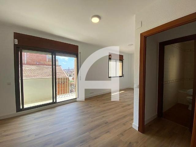 Estudio en alquiler en Barcelona Les Corts LOFTLUMINOSO A 5 MINUTOS DE PARADA DE METRO
