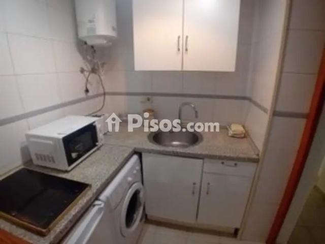 Estudio en alquiler en Calle Bernardo de la Torre, cerca de Calle de Nicolás Estévanez