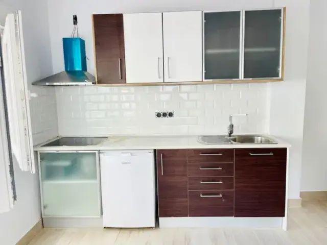 Estudio en alquiler en Calle de Andarax, cerca de Camino Viejo del Fargue