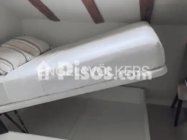 Estudio en alquiler en Calle de Campoamor