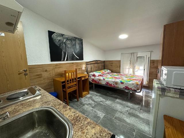 Estudio en alquiler en calle De Cotonat, Hospitalet de Llobregat, L´, de 20 m² por 750