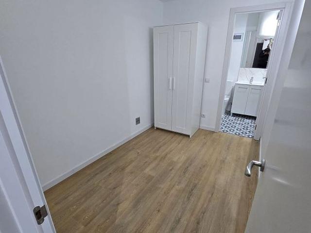 Estudio en alquiler en calle De Dante Alighieri, Barcelona, de 27 m² por 850
