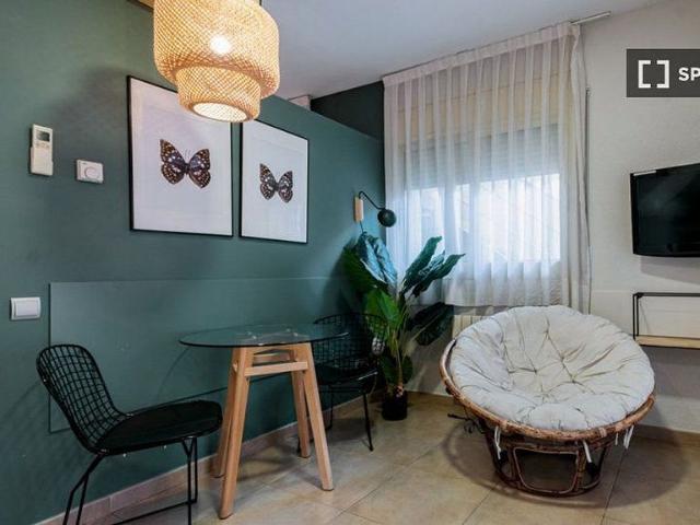 Estudio en alquiler en calle De Fernández Duró, Barcelona, de 10 m² por 2.100