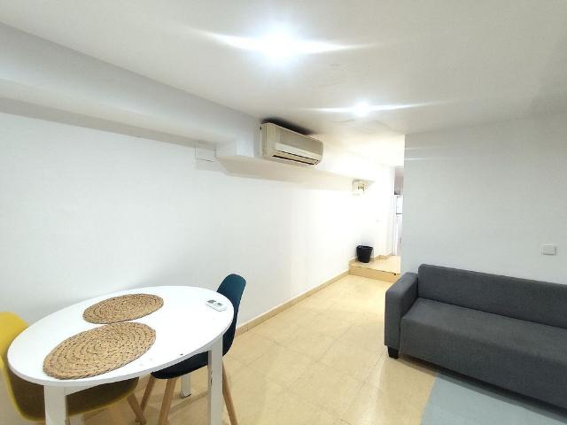 Estudio en alquiler en calle De Ferran, Barcelona, de 24 m² por 997