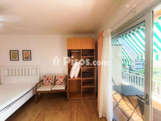 Estudio en alquiler en Calle de la Marina