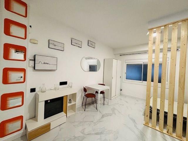 Estudio en alquiler en calle Del Regent Mendieta, Barcelona, de 23 m² por 1.200