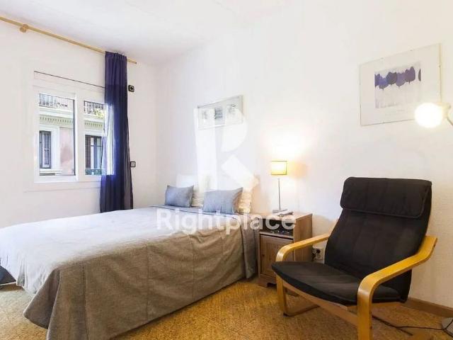Estudio en alquiler en calle D'en Bot, Barcelona, de 38 m² por 1.187
