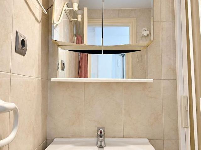 Estudio en alquiler en calle D'orió, Badalona, de 20 m² por 786