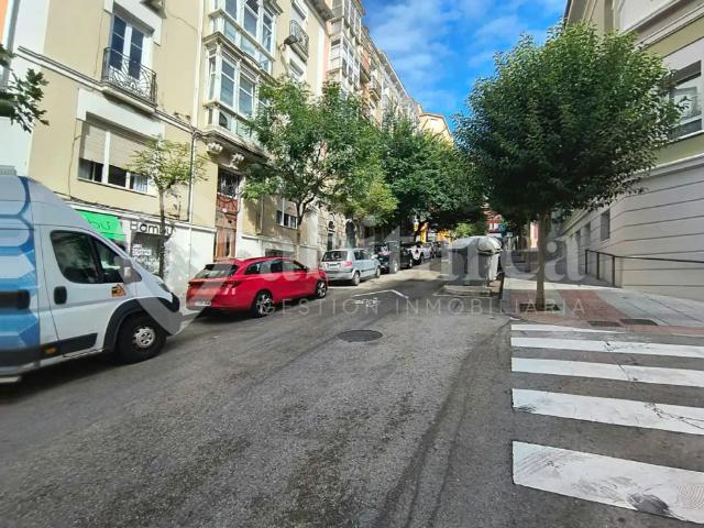 Estudio en alquiler en Calle Jesús de Monasterio