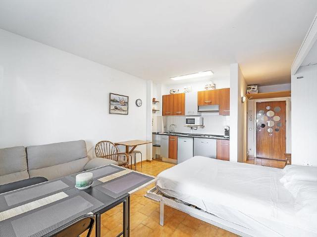 Estudio en alquiler en calle Port Empordà, Castelló d´Empúries, de 26 m² por 700