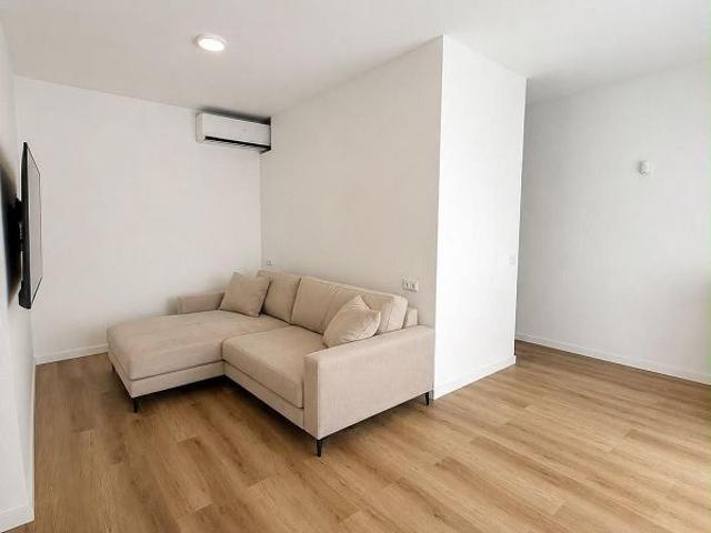 Estudio en alquiler en calle Sant Jordi, Santa Coloma de Gramanet, de 40 m² por 950