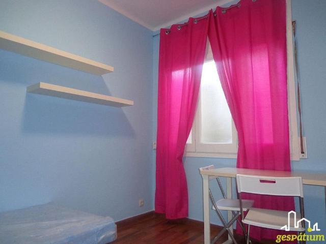 Estudio en alquiler en calle Vilafranca, Barcelona, de 20 m² por 730