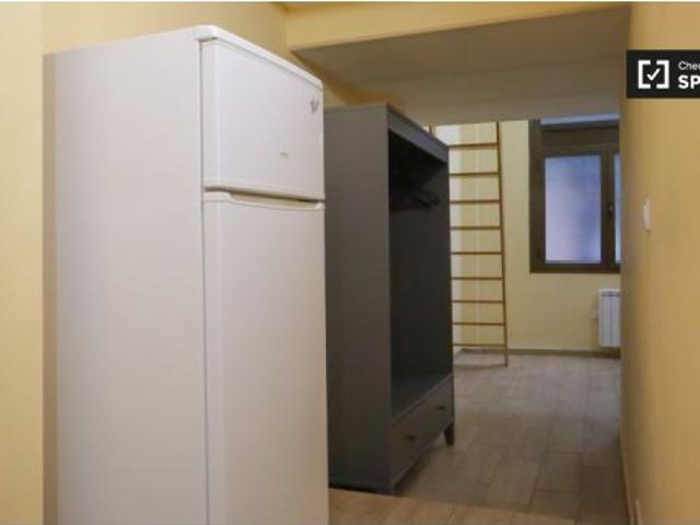 Estudio en alquiler en Canillejas