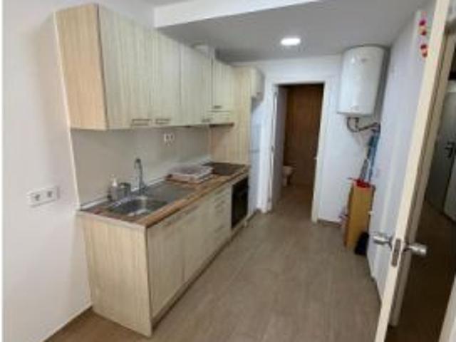 Estudio en alquiler en Cornellà de Llobregat, gastos incluidos