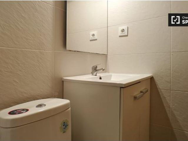 Estudio en alquiler en El Raval, se admiten parejas