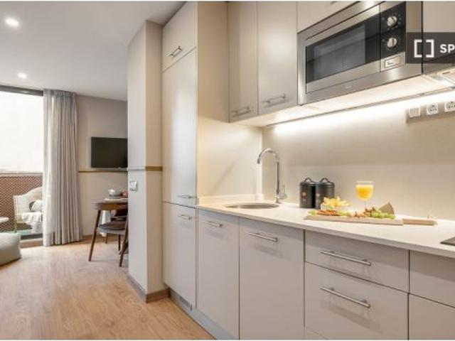 Estudio en alquiler en La Sagrada Familla, Barcelona