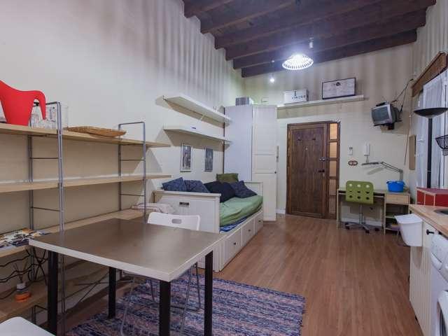 Estudio en alquiler en Regina La Encarnación, Sevilla