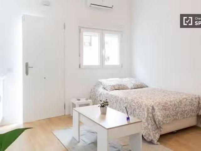Estudio en alquiler en San Andrés, Madrid