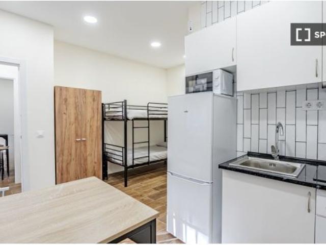 Estudio en alquiler en San Fermín, gastos incluidos