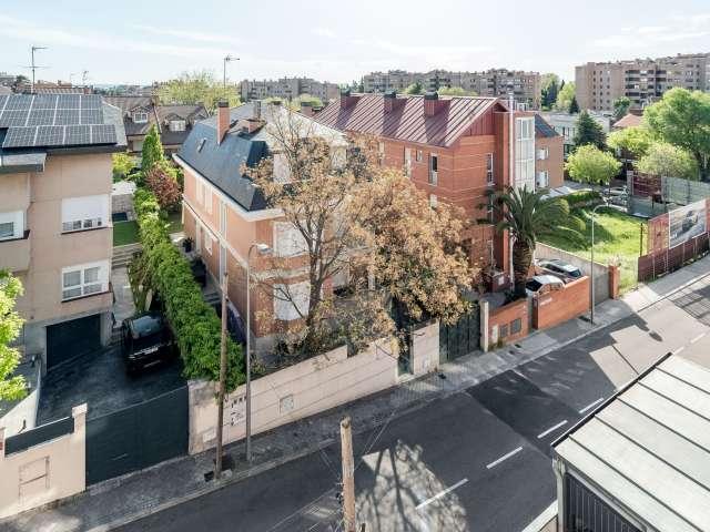 Estudio en alquiler en San Juan Bautista, Madrid