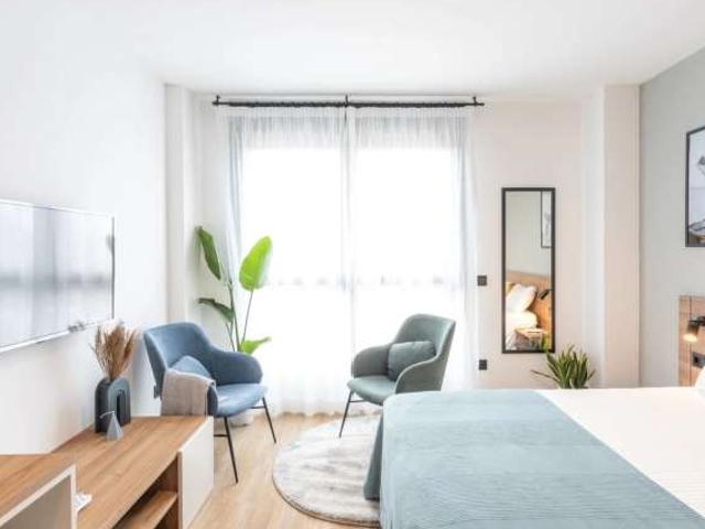 Estudio en alquiler en Valdefuentes, Madrid