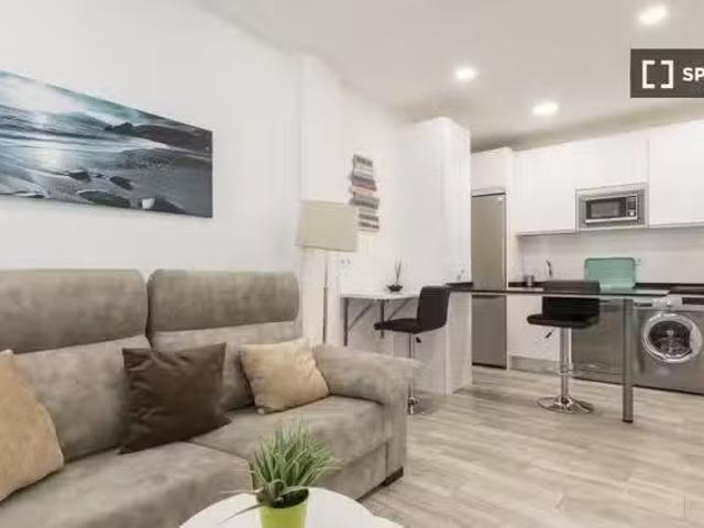 Estudio en alquiler en Valverde, Madrid