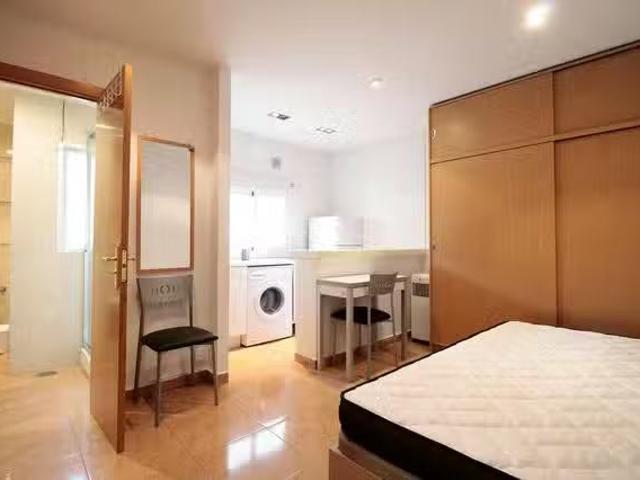 Estudio en Calle de Garcilaso, Trafalgar