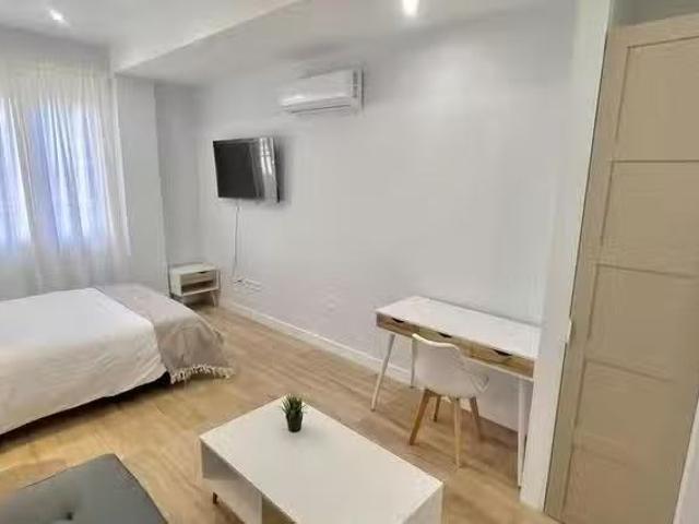 Estudio en Calle de Torregrosa, Pinar del Rey