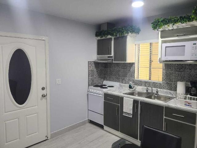 Estudio en RENTA para SOLO 1 persona en Fracc. Reforma