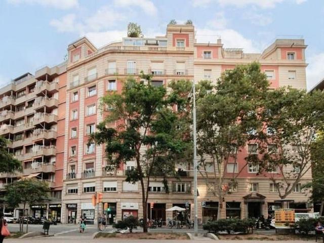 Piso en venta en avenida De Josep Tarradellas, Barcelona, de 137 m² 3 habitaciones por 724.000