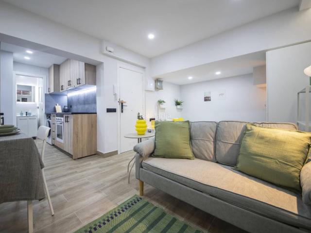 Estudio en venta en Barcelona, Turó de la Peira. Estudio en venta!. Estudios.
