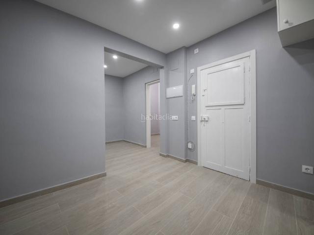 Estudio en venta en Barcelona, Carmel. Piso en venta TOTALMENTE REFORMADO A ESTRENAR. Estudios.