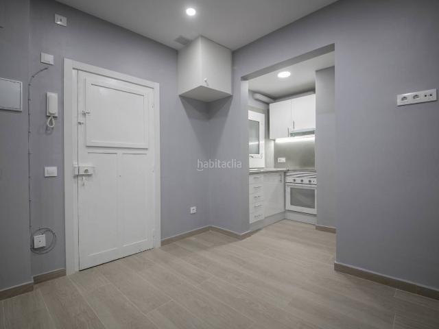 Estudio en venta en Barcelona, Carmel. Piso en venta TOTALMENTE REFORMADO A ESTRENAR. Estudios.