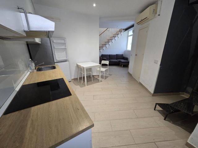 Estudio en venta en Barcelona, Congrés Indians. PARA ENTRAR A VIVIR. Estudios.