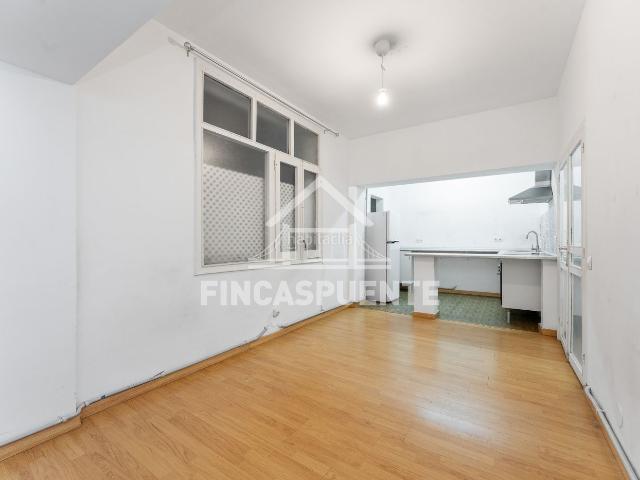 Estudio en venta en Barcelona, El Camp de l´Arpa del Clot. Estudios.