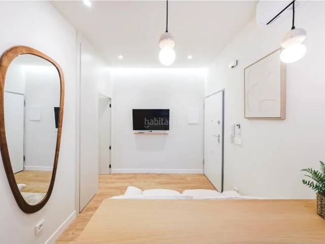 Estudio en venta en Barcelona, Porta. OPORTUNIDA ESTUDIO REFORMADA A ESTRENAR!. Estudios.