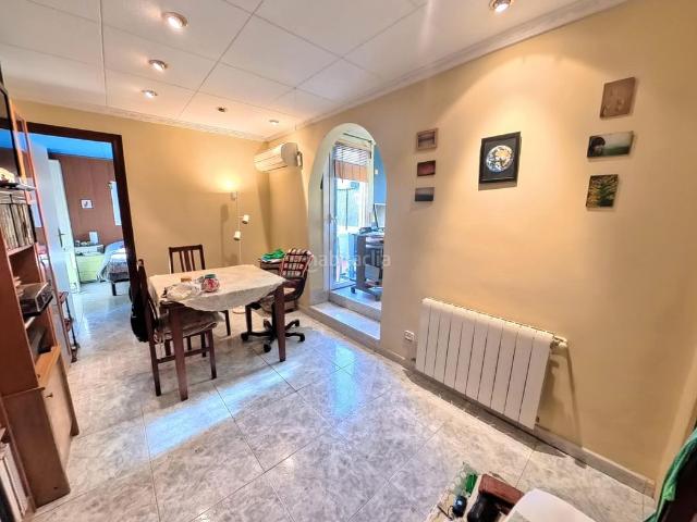 Estudio en venta en Barcelona, Roquetes. Estudio con terraza. Estudios.