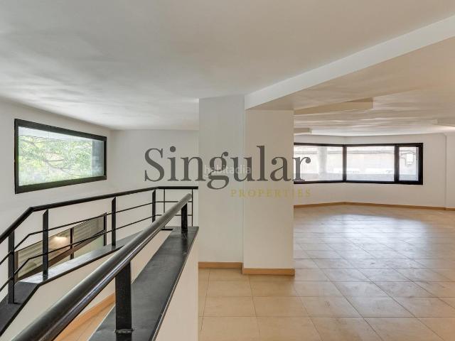 Estudio en venta en Barcelona, Sant Andreu de Palomar. Estudio Dúplex de 103m2. Estudios.