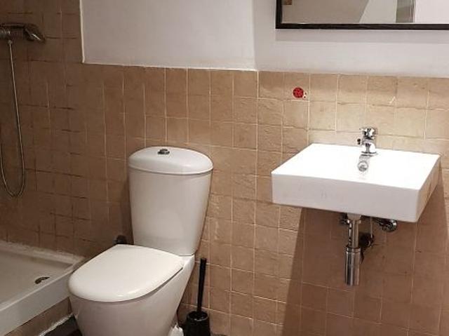 Estudio en venta en calle Amadeu Vives, Cornellà de Llobregat, de 40 m² por 120.000